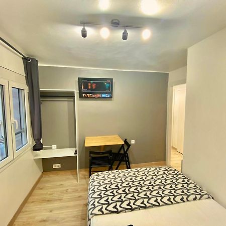 Suites Nuevas Con Bano Privado Frente Al Metro St Mwc Barcelona-Fira L'Hospitalet de Llobregat Exterior foto