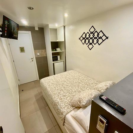 Suites Nuevas Con Bano Privado Frente Al Metro St Mwc Barcelona-Fira L'Hospitalet de Llobregat Exterior foto