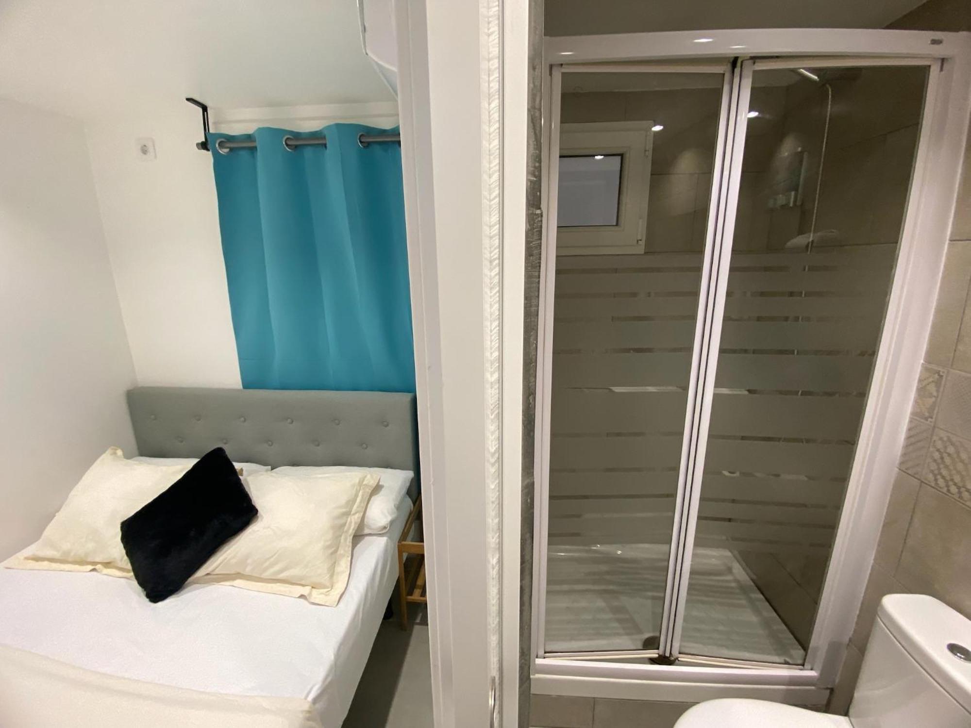 Suites Nuevas Con Bano Privado Frente Al Metro St Mwc Barcelona-Fira L'Hospitalet de Llobregat Exterior foto