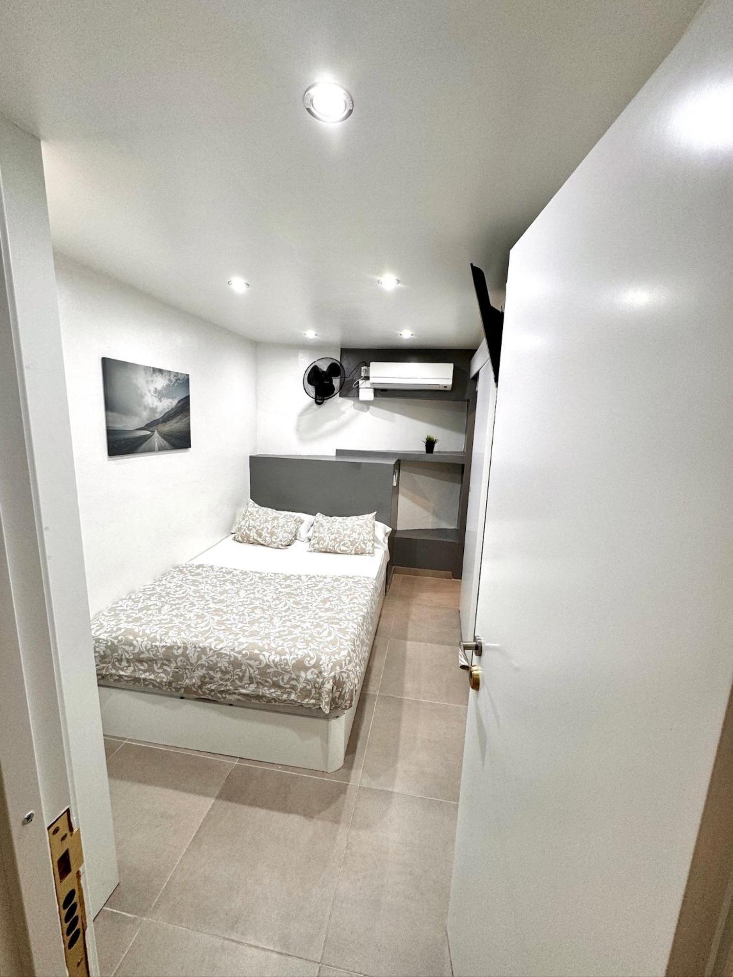 Suites Nuevas Con Bano Privado Frente Al Metro St Mwc Barcelona-Fira L'Hospitalet de Llobregat Exterior foto