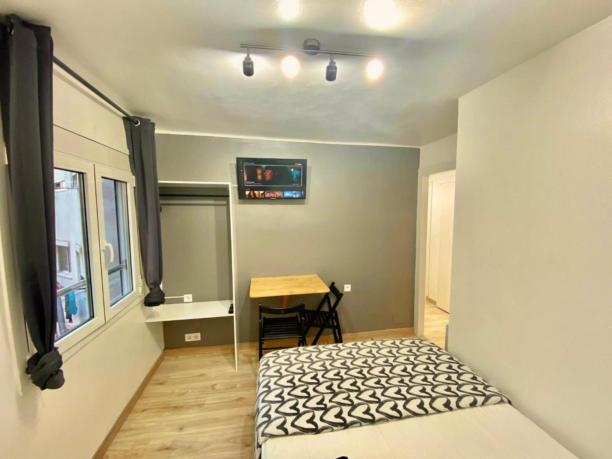Suites Nuevas Con Bano Privado Frente Al Metro St Mwc Barcelona-Fira L'Hospitalet de Llobregat Exterior foto
