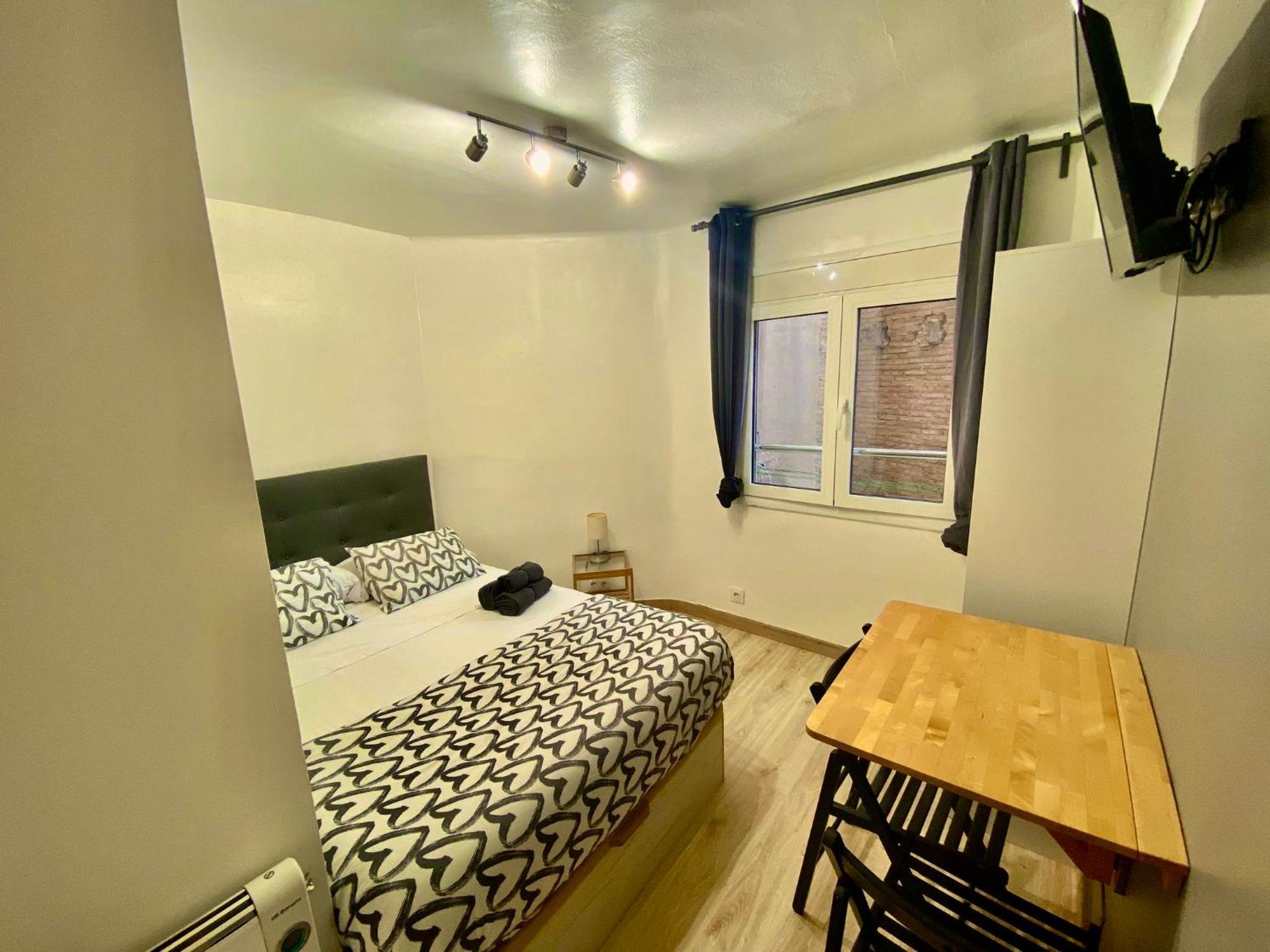 Suites Nuevas Con Bano Privado Frente Al Metro St Mwc Barcelona-Fira L'Hospitalet de Llobregat Exterior foto