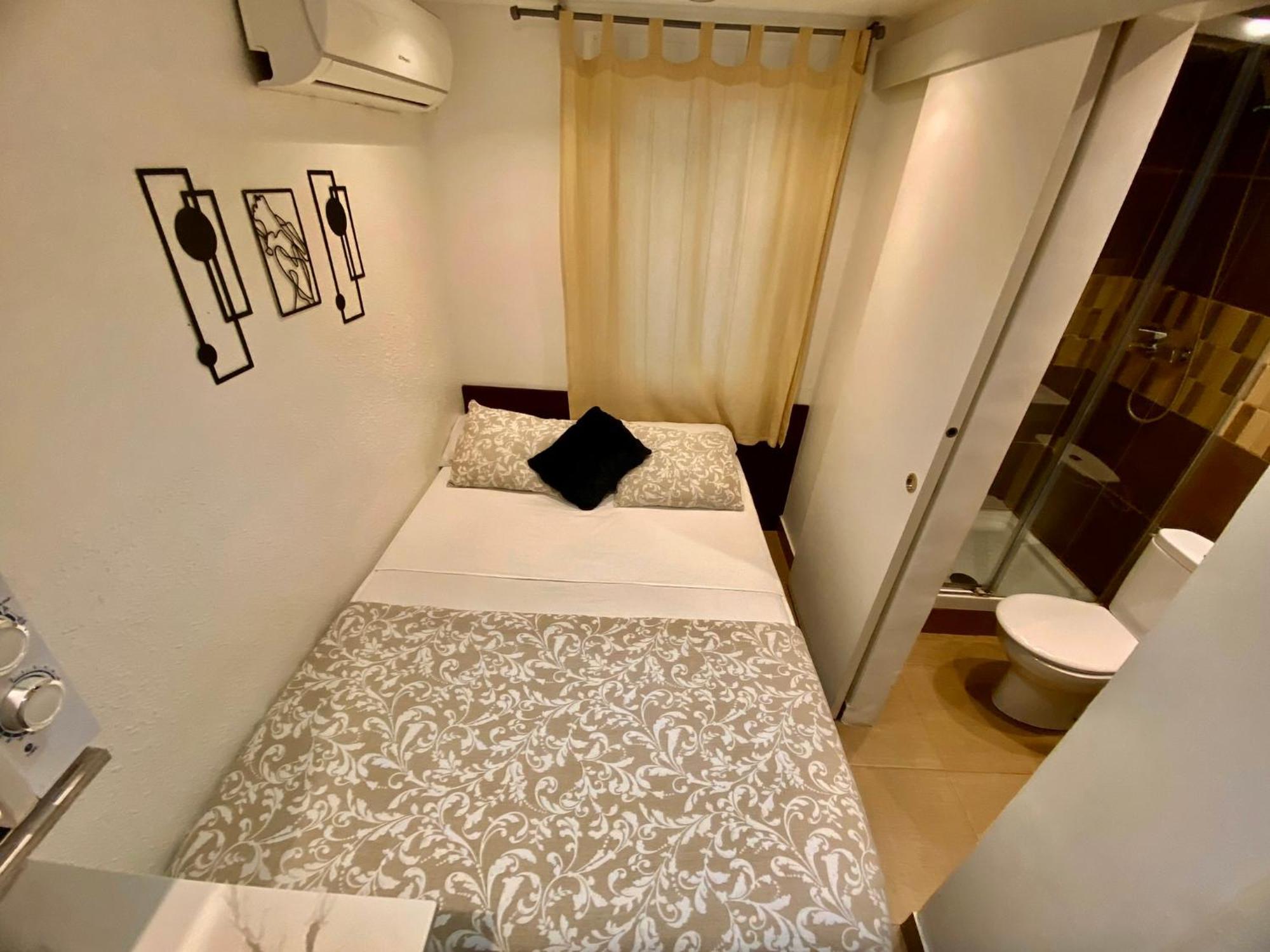 Suites Nuevas Con Bano Privado Frente Al Metro St Mwc Barcelona-Fira L'Hospitalet de Llobregat Exterior foto