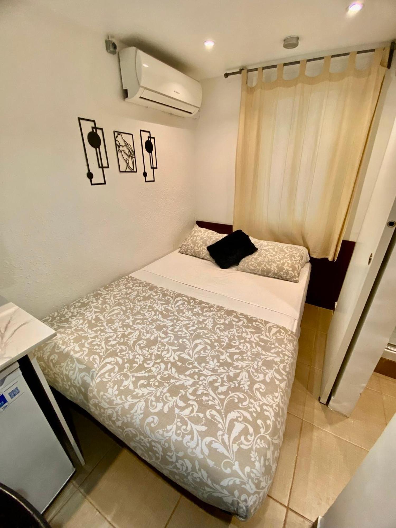 Suites Nuevas Con Bano Privado Frente Al Metro St Mwc Barcelona-Fira L'Hospitalet de Llobregat Exterior foto