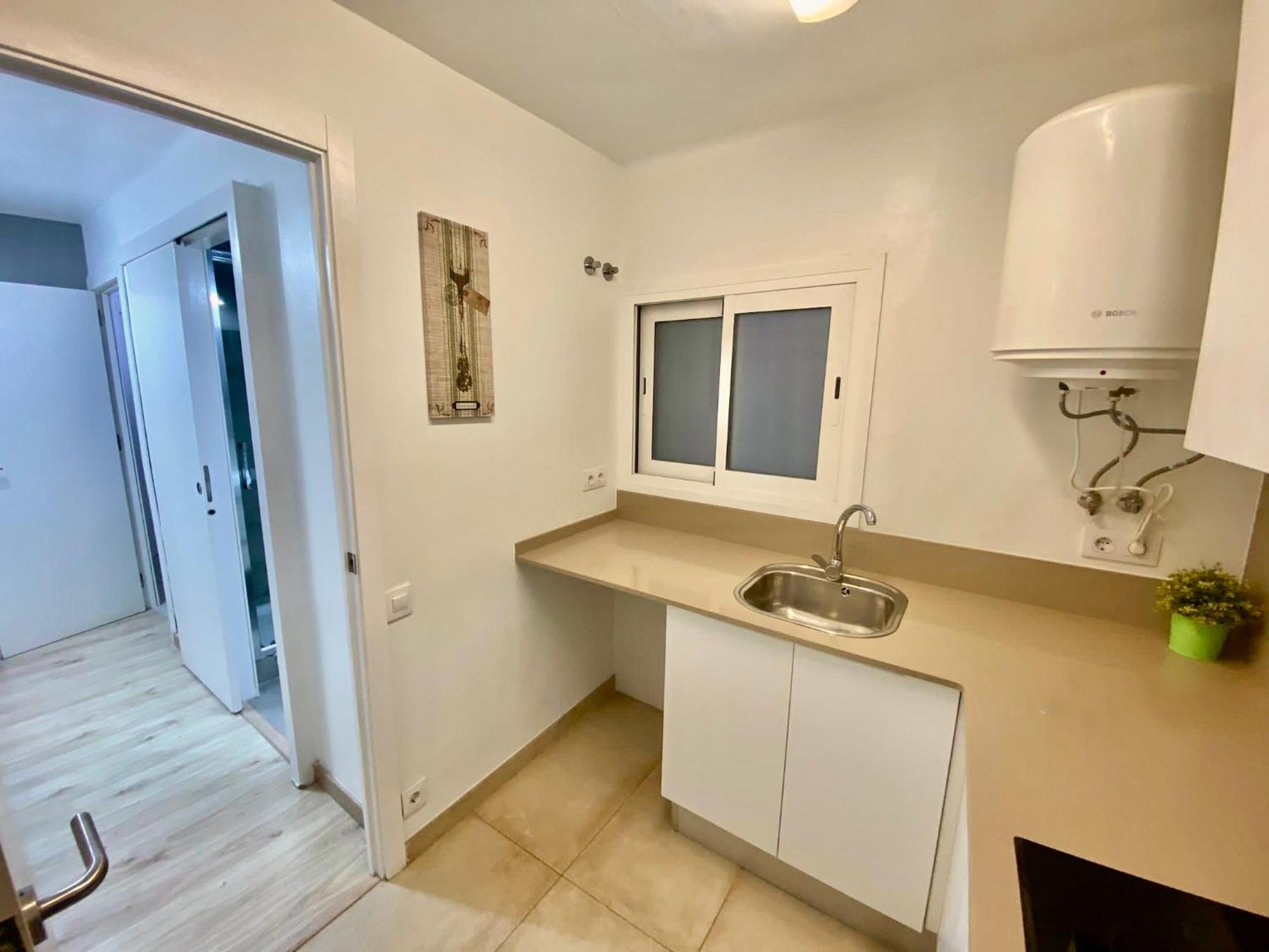 Suites Nuevas Con Bano Privado Frente Al Metro St Mwc Barcelona-Fira L'Hospitalet de Llobregat Exterior foto