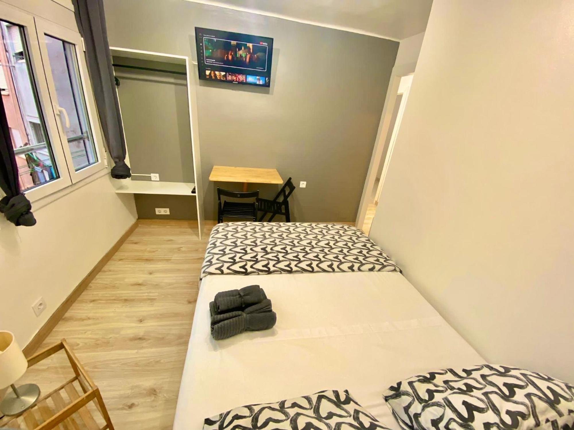 Suites Nuevas Con Bano Privado Frente Al Metro St Mwc Barcelona-Fira L'Hospitalet de Llobregat Exterior foto