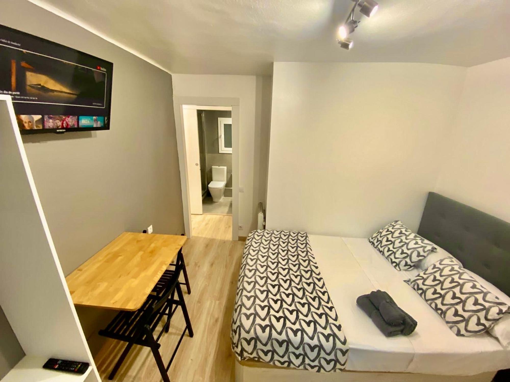 Suites Nuevas Con Bano Privado Frente Al Metro St Mwc Barcelona-Fira L'Hospitalet de Llobregat Exterior foto