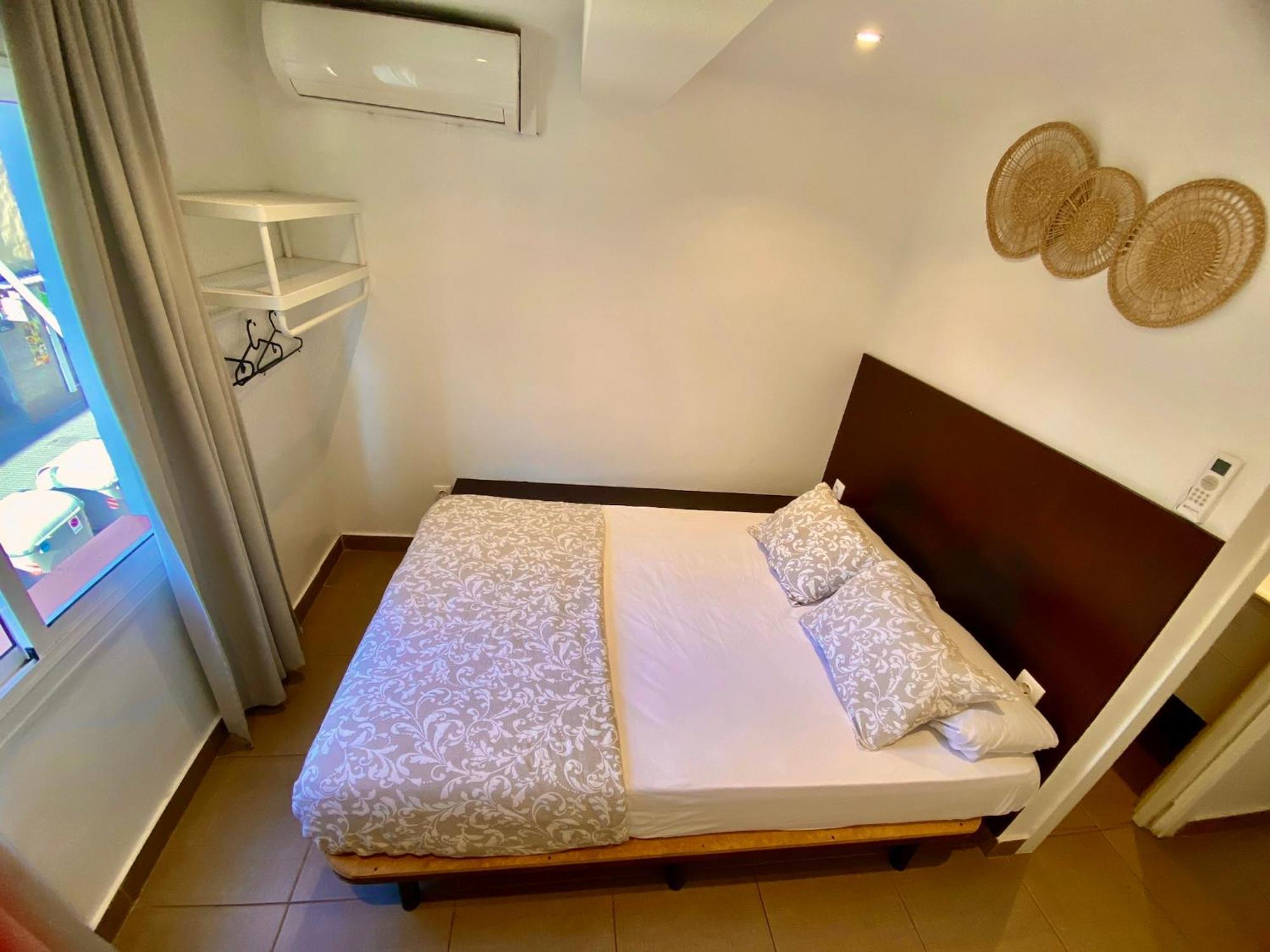 Suites Nuevas Con Bano Privado Frente Al Metro St Mwc Barcelona-Fira L'Hospitalet de Llobregat Exterior foto