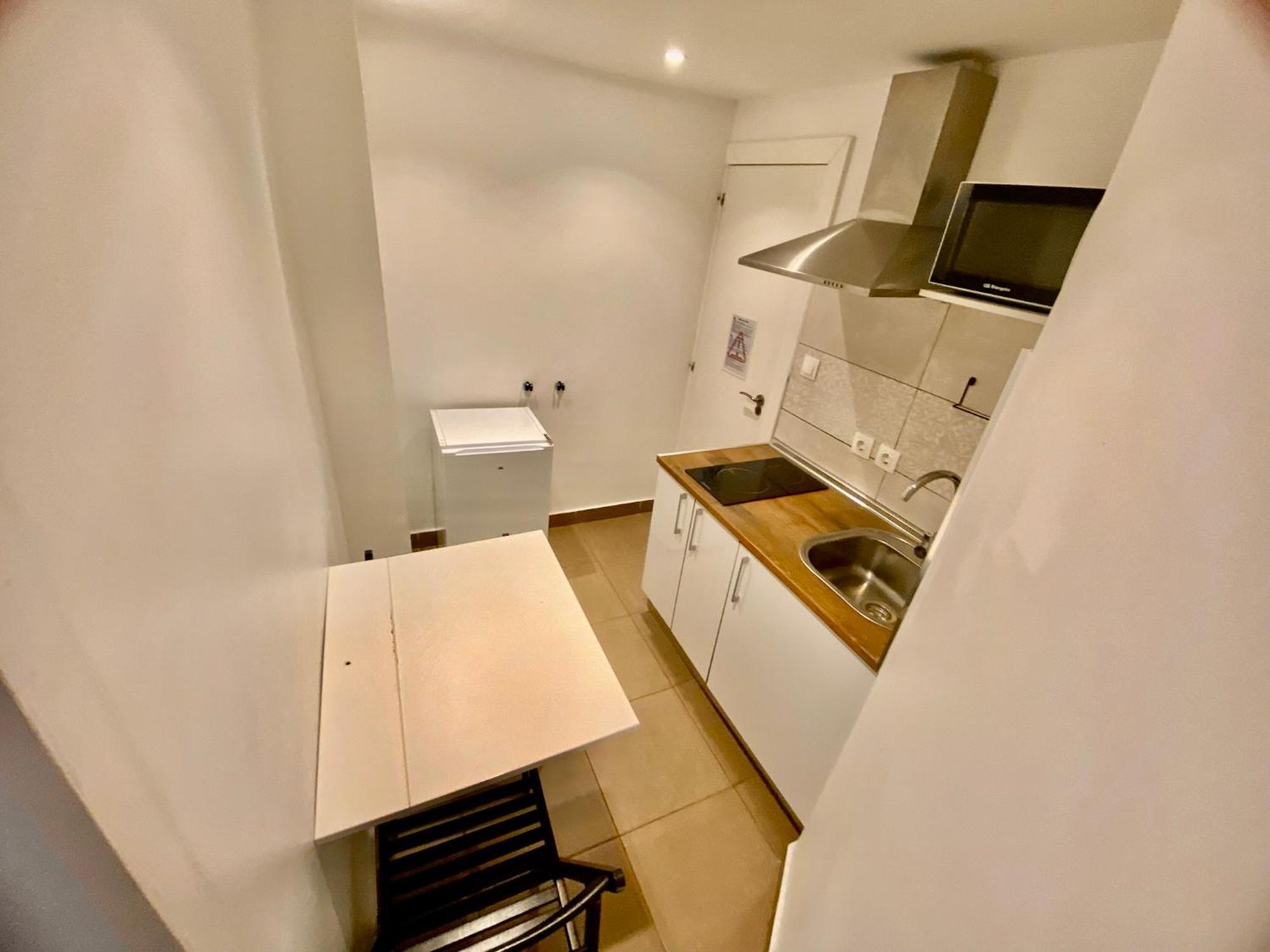 Suites Nuevas Con Bano Privado Frente Al Metro St Mwc Barcelona-Fira L'Hospitalet de Llobregat Exterior foto