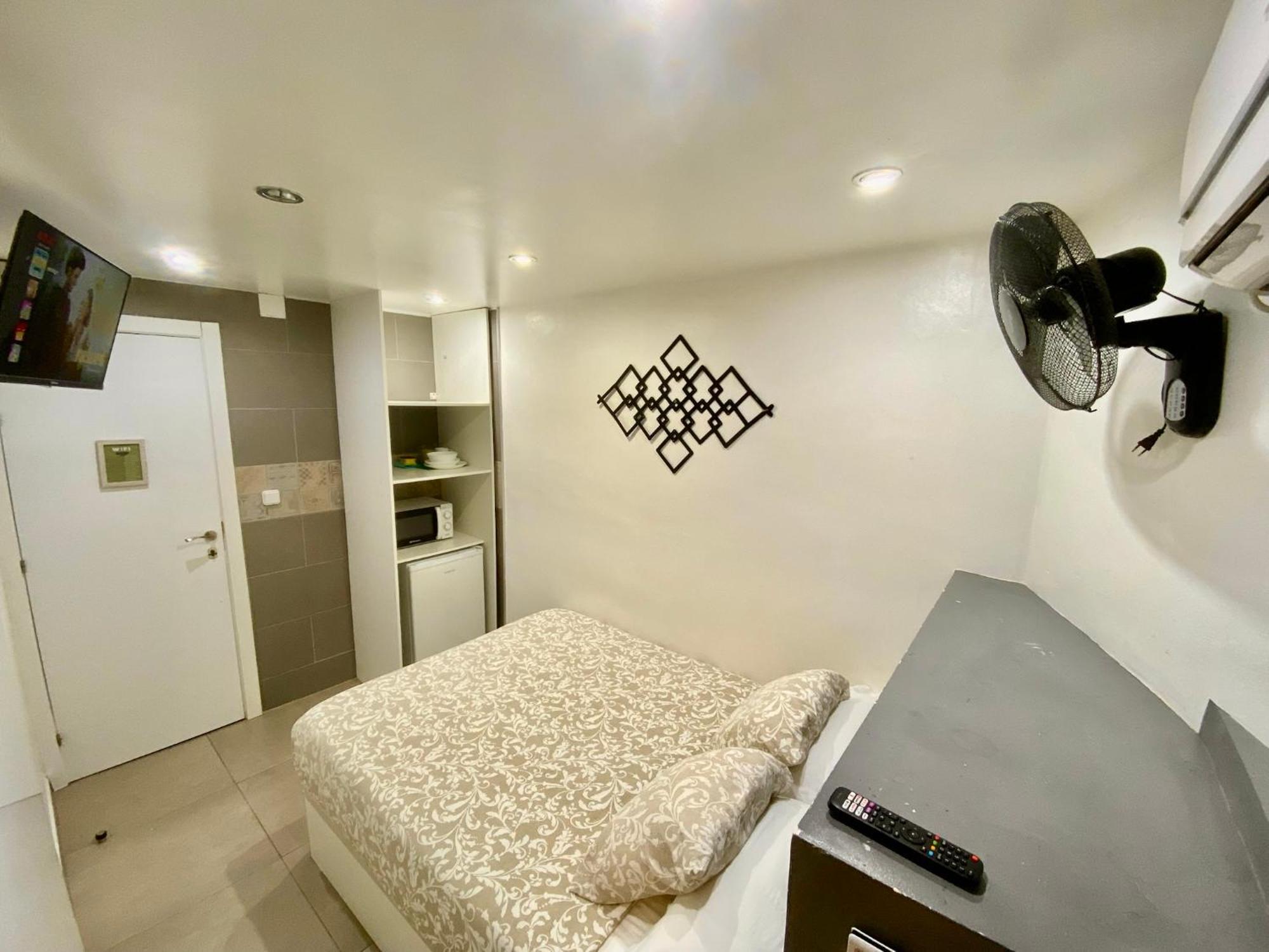 Suites Nuevas Con Bano Privado Frente Al Metro St Mwc Barcelona-Fira L'Hospitalet de Llobregat Exterior foto