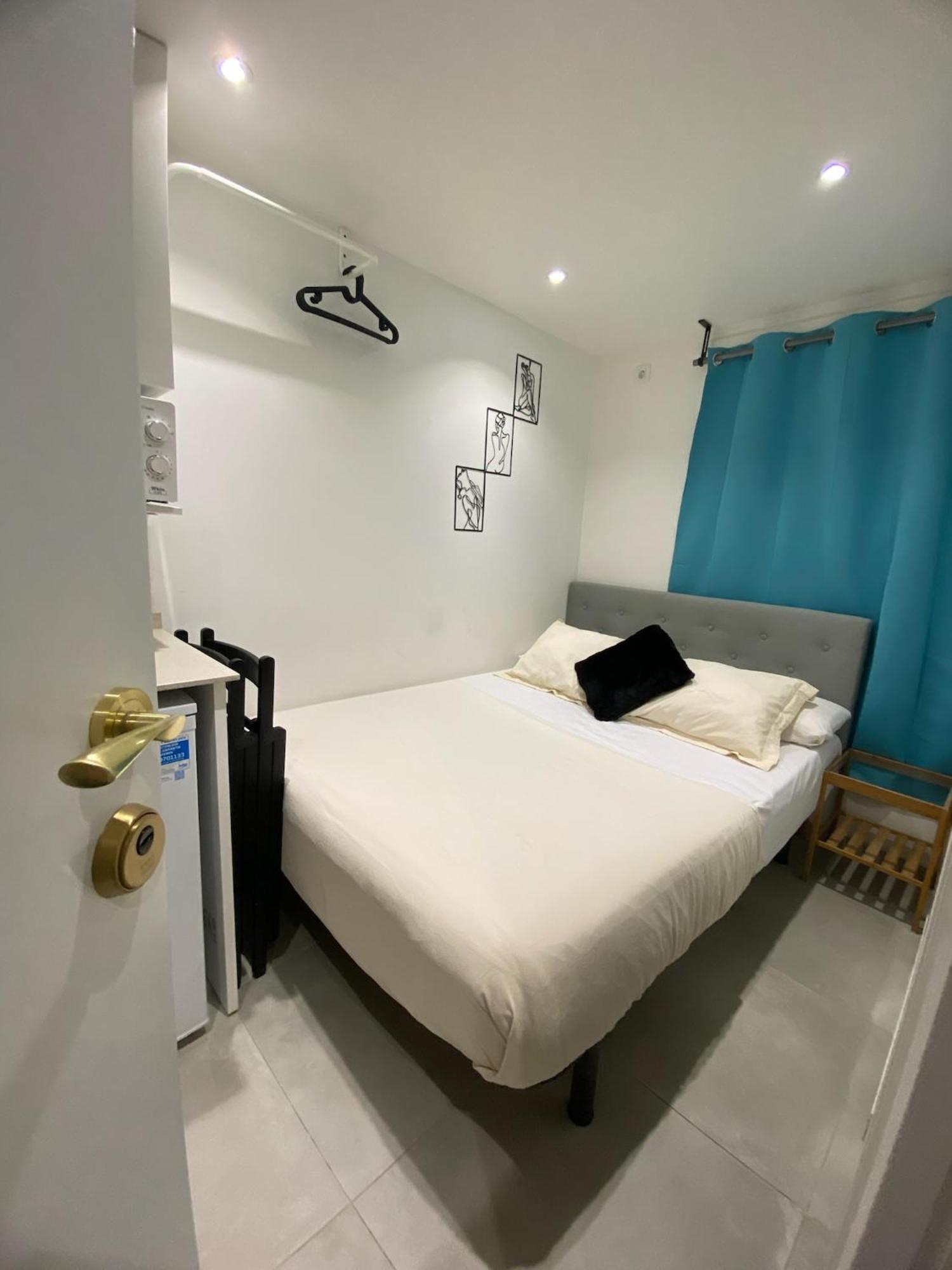 Suites Nuevas Con Bano Privado Frente Al Metro St Mwc Barcelona-Fira L'Hospitalet de Llobregat Exterior foto