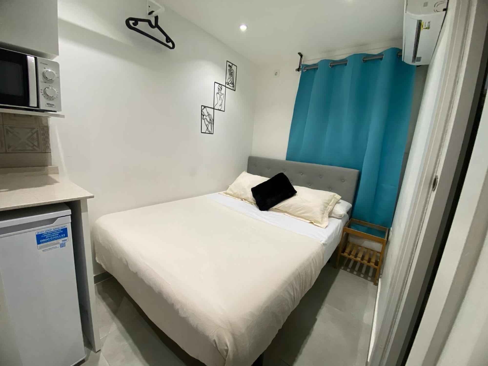 Suites Nuevas Con Bano Privado Frente Al Metro St Mwc Barcelona-Fira L'Hospitalet de Llobregat Exterior foto