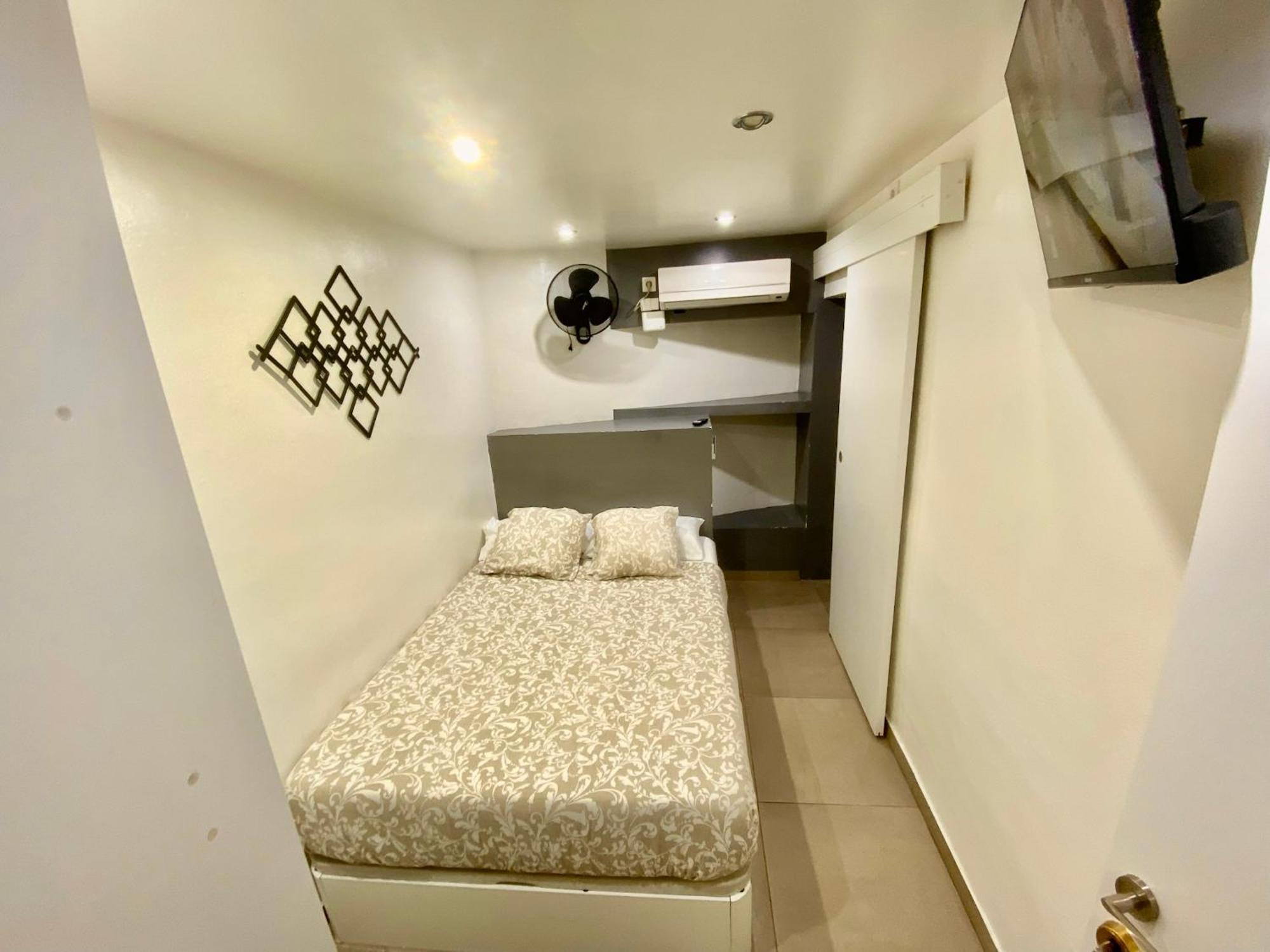 Suites Nuevas Con Bano Privado Frente Al Metro St Mwc Barcelona-Fira L'Hospitalet de Llobregat Exterior foto