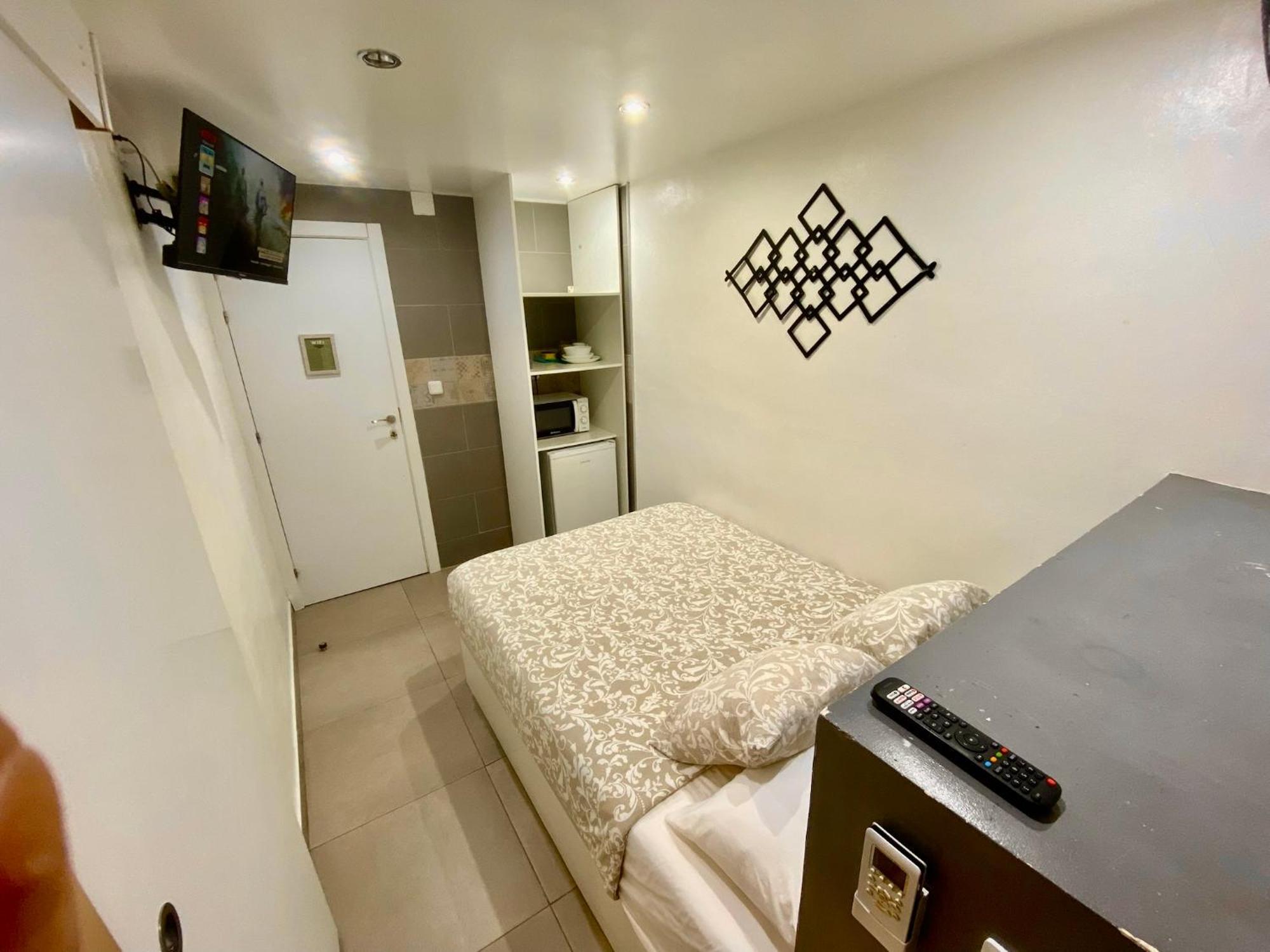 Suites Nuevas Con Bano Privado Frente Al Metro St Mwc Barcelona-Fira L'Hospitalet de Llobregat Exterior foto