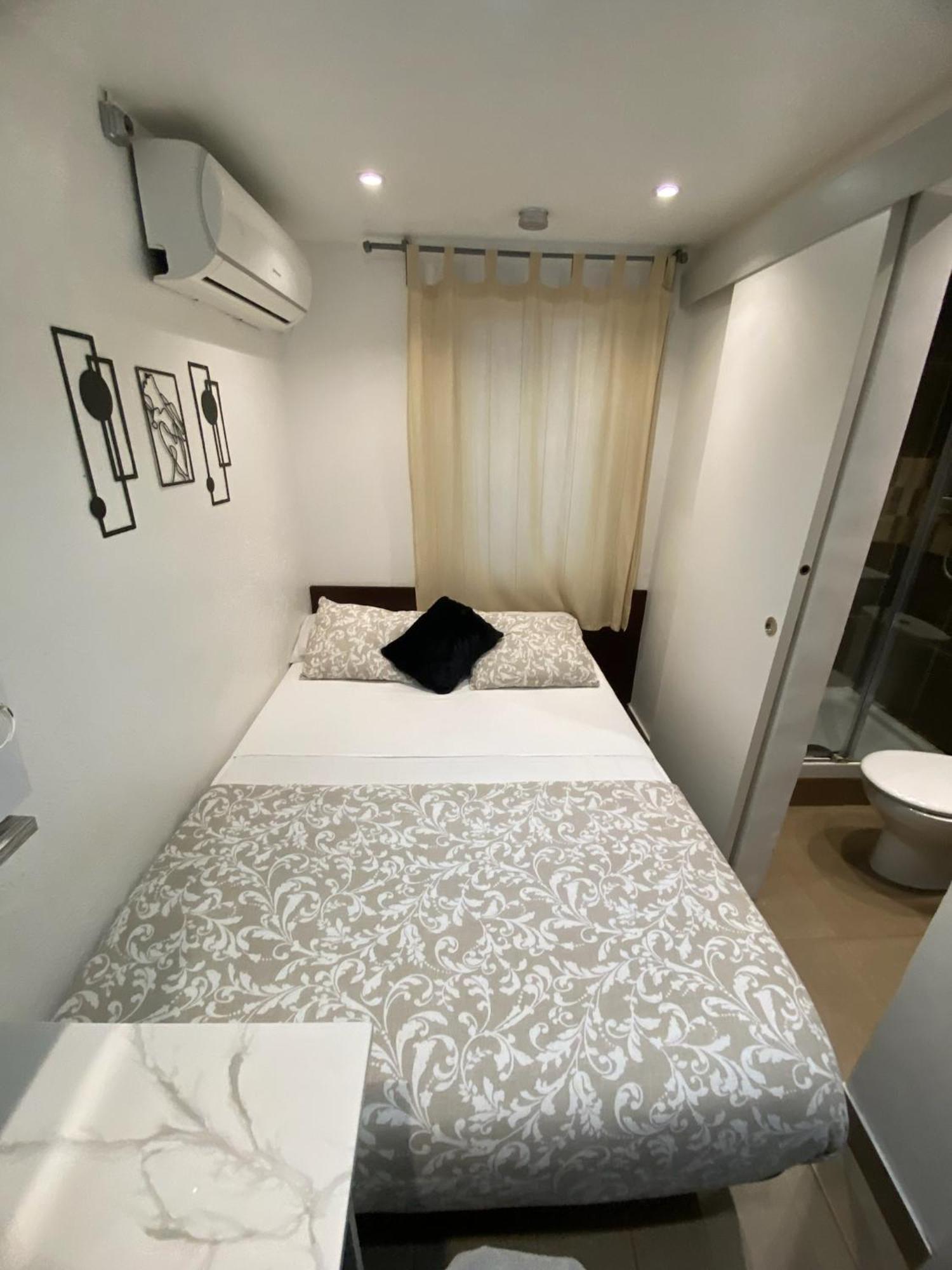 Suites Nuevas Con Bano Privado Frente Al Metro St Mwc Barcelona-Fira L'Hospitalet de Llobregat Exterior foto