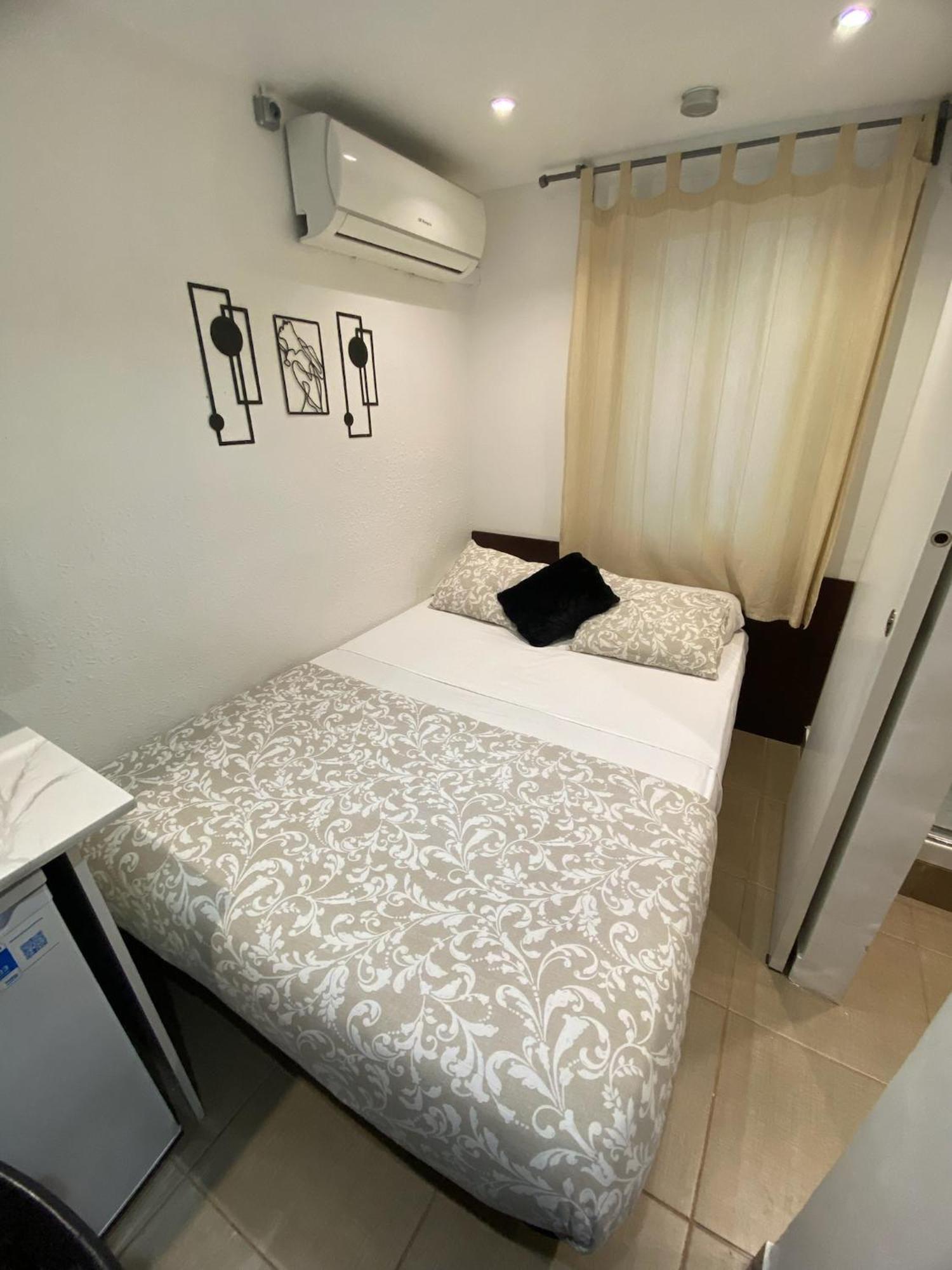 Suites Nuevas Con Bano Privado Frente Al Metro St Mwc Barcelona-Fira L'Hospitalet de Llobregat Exterior foto